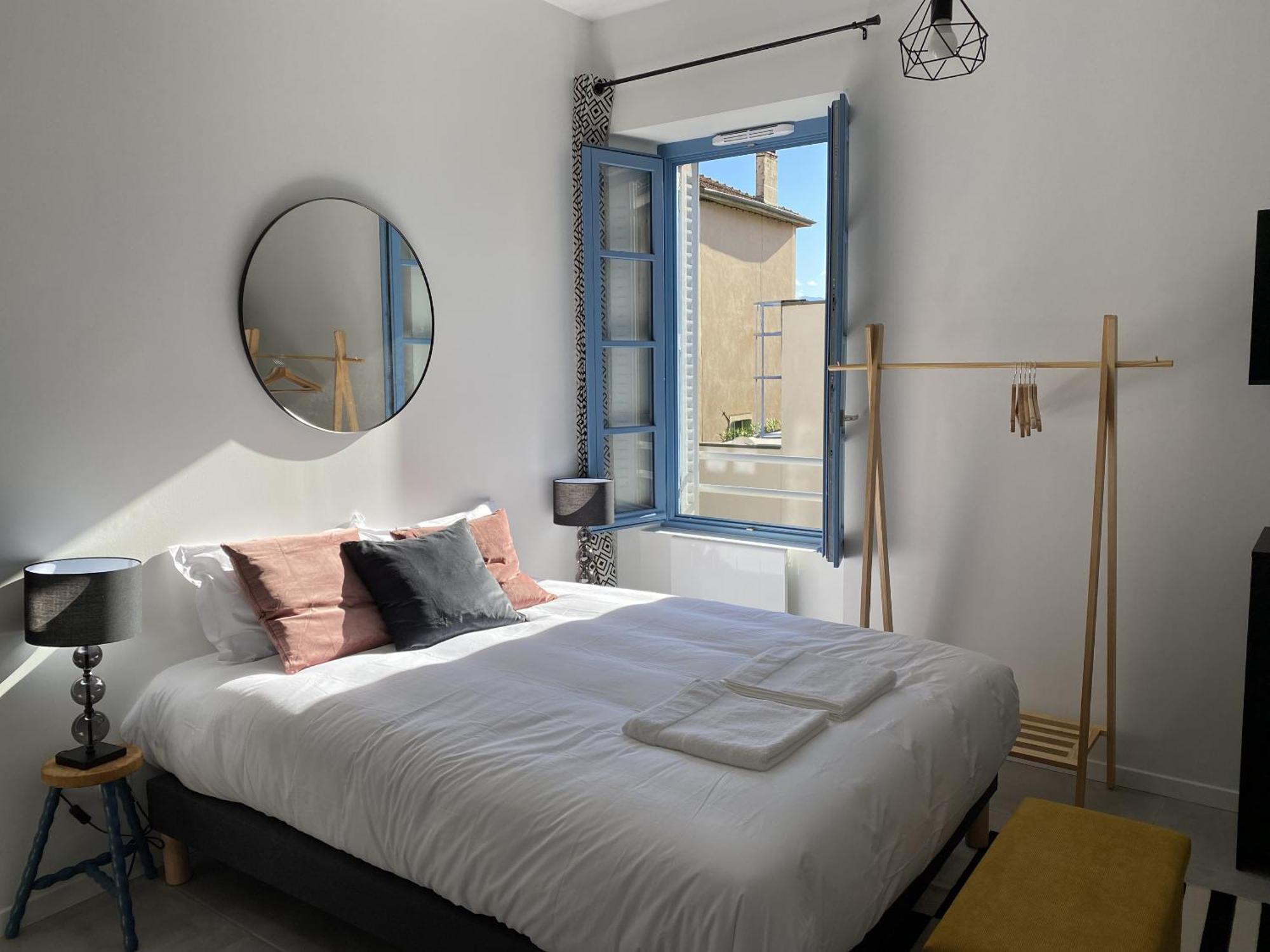Le Jules Appart'Hotel Romans-sur-Isère Rum bild